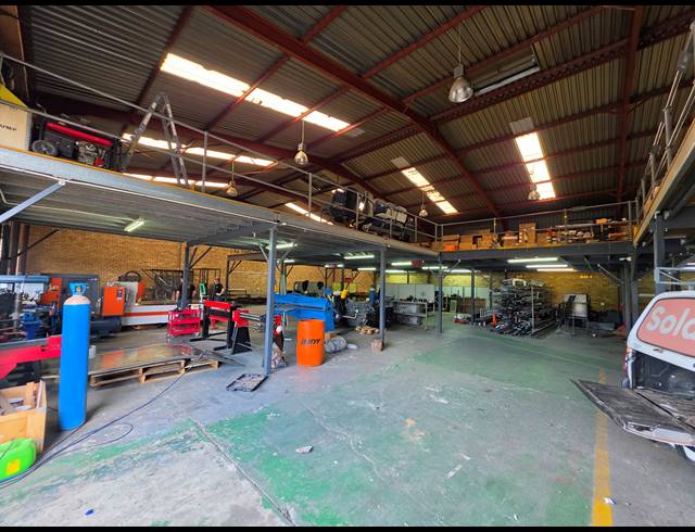 1,199M² FACTORY FOR SALE IN KYA SANDS